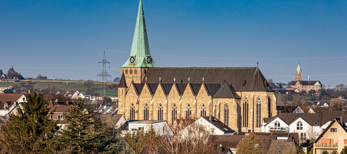 Der Dom zu St. Mauritius aus der Ferne